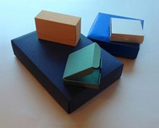 self-assemblin-cardboard-boxes-01